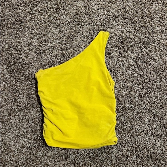 Superdown Anna cropped ruched one shoulder top - Picture 8 of 8